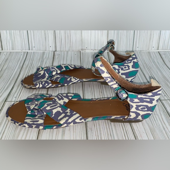 GAP Girls Animal Print Strapy Sandals Size 2 - Picture 3 of 7